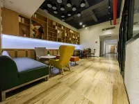 CJIA Apartment Hotel (Shenzhen Nanshan Metro Station)