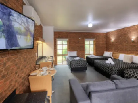 The Cottage Motor Inn Albury CBD Hotels in South Albury