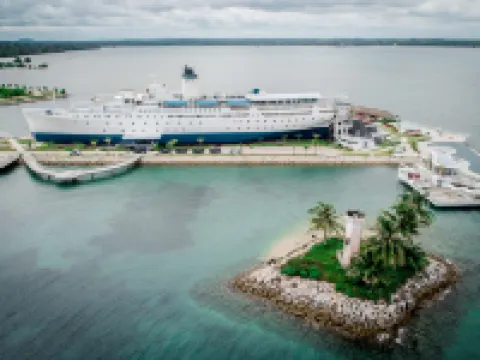 ドゥロス フォス ザ シップ ホテル ビンタンのホテル