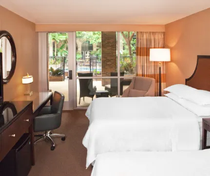 Courtland Grand Hotel, Trademark Collection by Wyndham