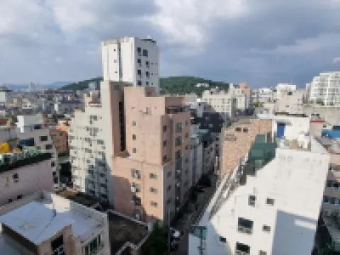 เรสเทีย สเตย์ สวอน สเตชั่น โรงแรมในซูว็อน