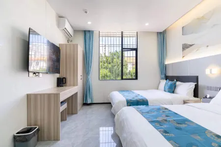 Xinyongshun Hotel (Shenzhen Baoan Wanda Plaza) Отели рядом с достопримечательностью «Спортивный центр Боань-поле для плавания»