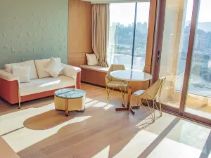 YOHO Treasure Island Hotel