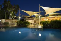 Sails in the Desert - Uima-altaat