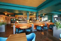 Waterford Marina Hotel - Bares