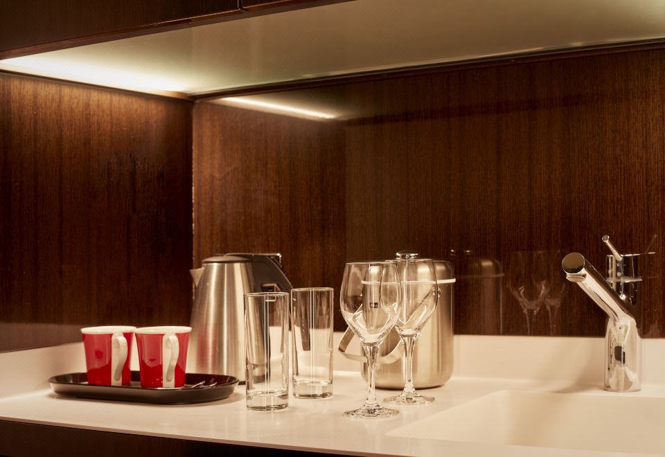 3. 파크 플라자 웨..