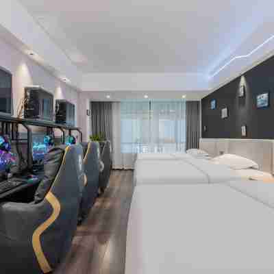 Thunderobot Hotel Rooms