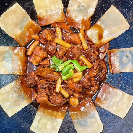 Huoshan Youyi Xiagu Hotel (60,000 Qingxia Scenic Area) Отели в г. Хошань