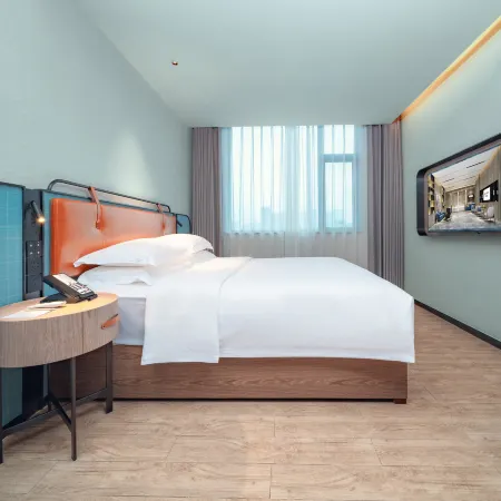 Echarm Hotel (Pingxiang Station Nanzheng Street Historic Cultural Street)