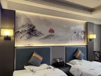 Grand Hyatt Century Hotel (Xinning Automobile West Station Branch) Hotels near Lushan International Commercial Plaza