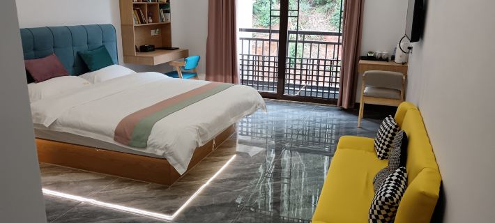 Royal Courtyard Homestay Các khách sạn ở Tân Hưng