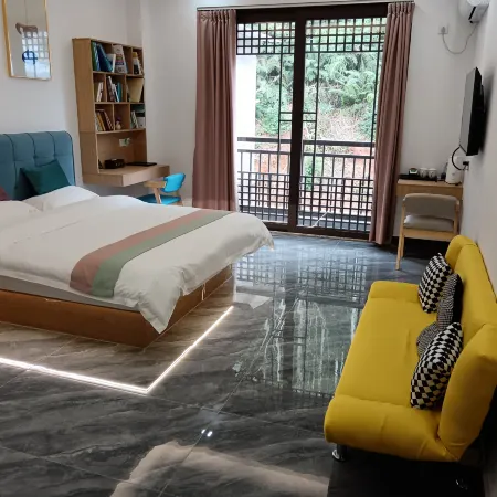 Royal Courtyard Homestay