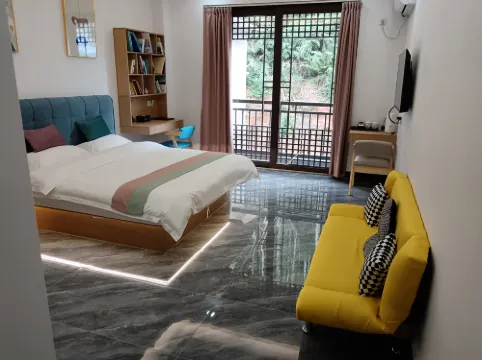Royal Courtyard Homestay