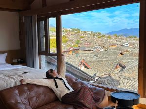 Yishi Yunkuan Ancient City Panoramic Homestay (Lijiang Ancient City Dashuiche Branch)