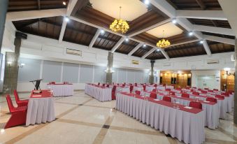 Grand Orchid Hotel Solo