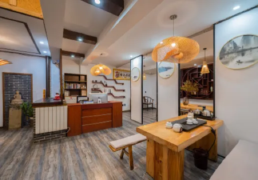 Yu Jiangyue · Natural Aesthetics Designer's View of Tuojiang River Scenery - Holiday Villa Отели рядом с достопримечательностью «Temple of the Queen of Heaven»