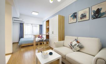 Jiaman Apartment (Chengdu Panda Base Branch)