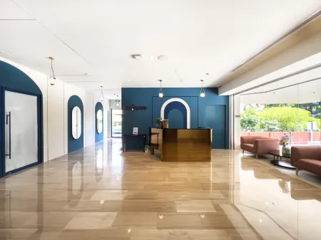 Coliwoo Hotel Pasir Panjang Отели рядом с достопримечательностью «E-Waves Fishbyte Pte Ltd»