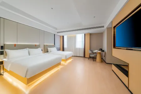 Yunlan Platinum Hotel (Danyang High-Speed Railway Station Tianbo City) Отели в г. Даньян