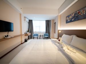 Kana Business Hotel (Zhanjiang Haitian Park Yingzhan Holiday Plaza)