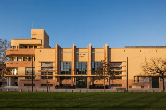 Vincci Porto Отели рядом с достопримечательностью «Synagogue Kadoorie - Mekor Haim»