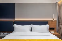 Qiyueli Hotel (Yulin Meilin Commercial Street Bus Terminal) Hotels near Shizheng Square