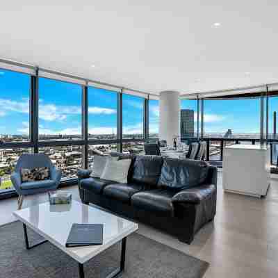 Melbourne Lifestyle Apartments - Best Views on Collins Rooms