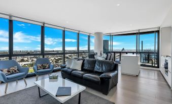 Melbourne Lifestyle Apartments - Best Views on Collins
