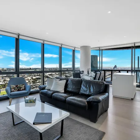 Melbourne Lifestyle Apartments - Best Views on Collins