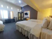 Surya Yudha Hotel - Parkering