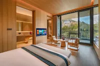 Yihe Funiu Shanju Hot Spring  Hotel