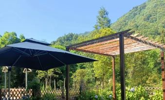 Simian Mountain Manbo Resort Hotel