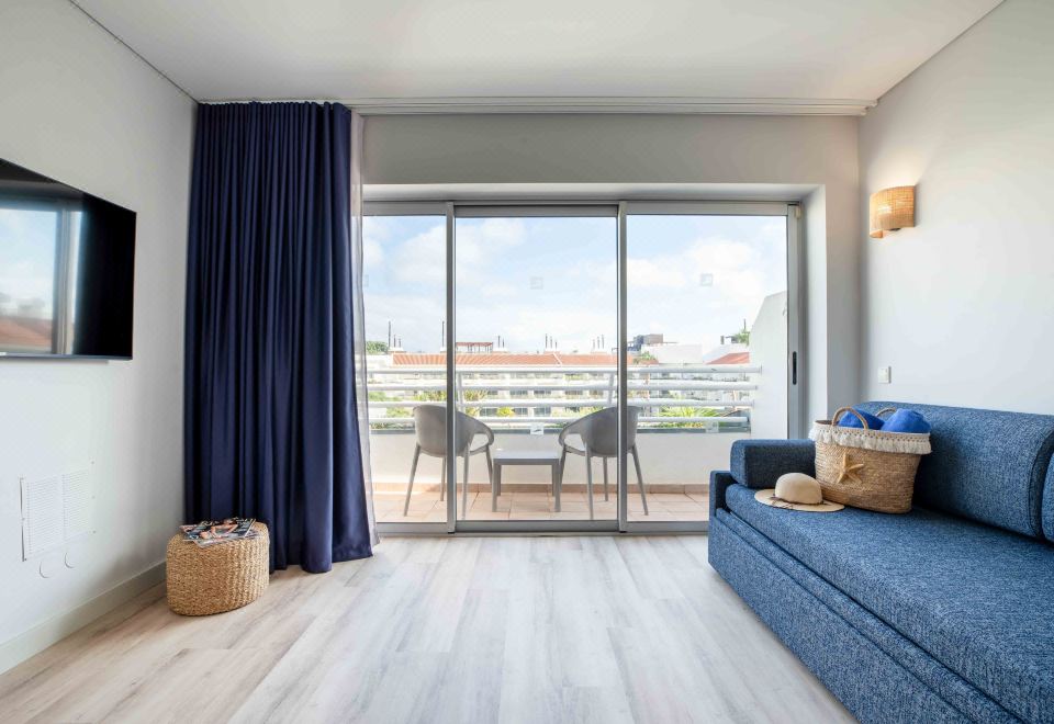 아쿠아루즈 라구스 바이 더 에디토리 수영장