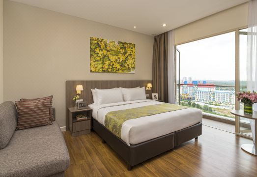 4. 서머셋 메디니 ..