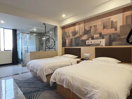 Hotel Kina Dongxing Отели рядом с достопримечательностью «Dong Xing Port»