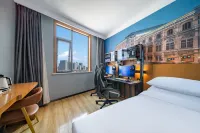 Yunying E-Sports Hotel (Xinye Bus Station)