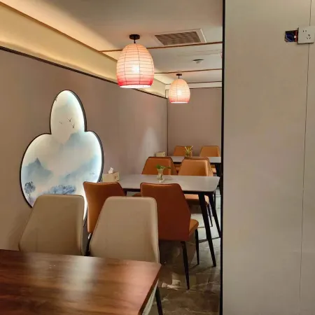 Weifeng Hotel (Xuchang Caowei Ancient City Fat Donglai Times Square Branch)