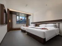 East Search Culture Hotel (Tashan Pamir Tourist Area Qishi Square Branch) Hotels in Tashkurgan