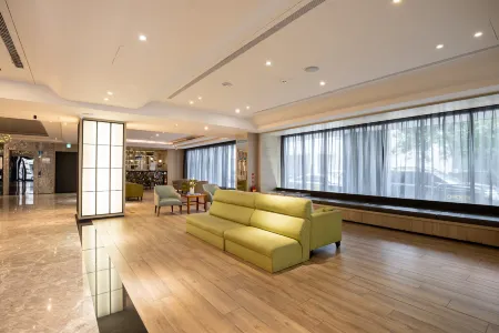 CHECK inn Taichung Wenxin Zhongqing Отели рядом с достопримечательностью «Gen.Sun Li-Jen Residence»