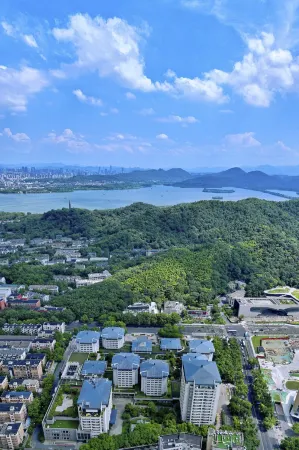 The Dragon Hotel Hangzhou Отели рядом с достопримечательностью «Wanxiang Polytechnic»