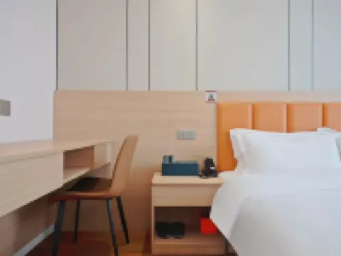 Yueluoji Hotel Hotel di Jingyang