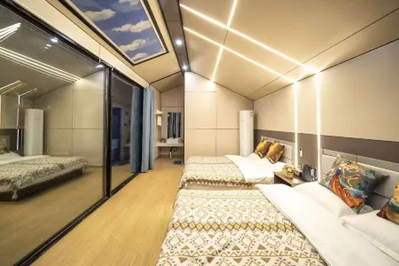 Dunhuang Star Night Camping Hotel