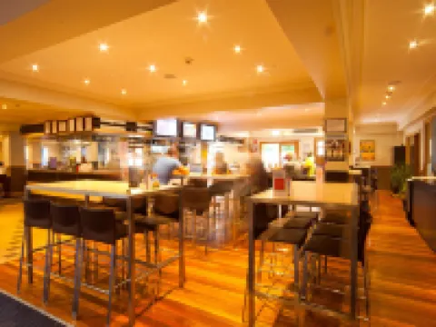 เมอร์เคียว แคนเบอร์รา โรงแรมในBraddon