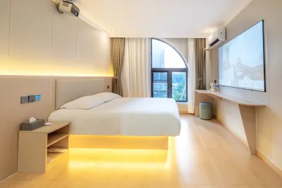 Puyang Yunduo Hotel