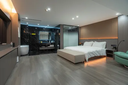 Jiufu Hotel (Jianshui Zitao Street Branch) Отели рядом с достопримечательностью «Chaoyang Tower»