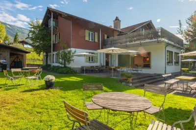 Brienz Youth Hostel Отели в г. 