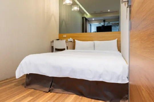 CHECK inn Express Taichung FuXing Hall 2