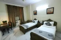 Hotel Shree Sai Dham Near New Delhi Railway Station, Paharganj Hotels in Pahar Ganj