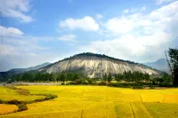 Yue Feng Yuan Hotel - Bergblick