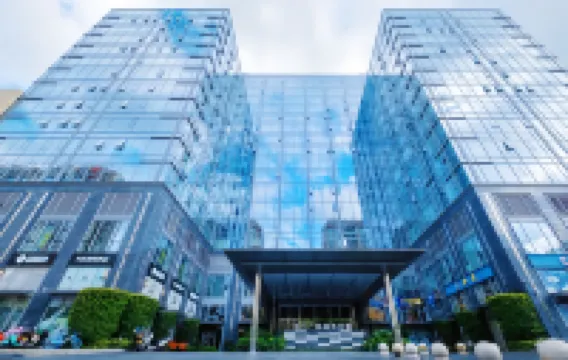 雲上蹲草叢電競景觀民宿（青悦城店）